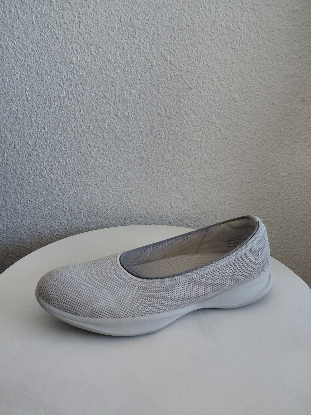 VIVAIA Izabel Walker Pro Hybrid Flats Water Repellent Round-Toe Sneaker